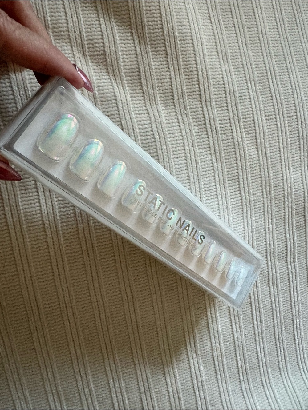 Static Nails Reusable Press On Nails Iridescent White Auroa Round - Picture 6 of 8